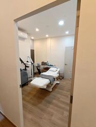 Ang Mo Kio Avenue 1 (D20), Shop House #576592531